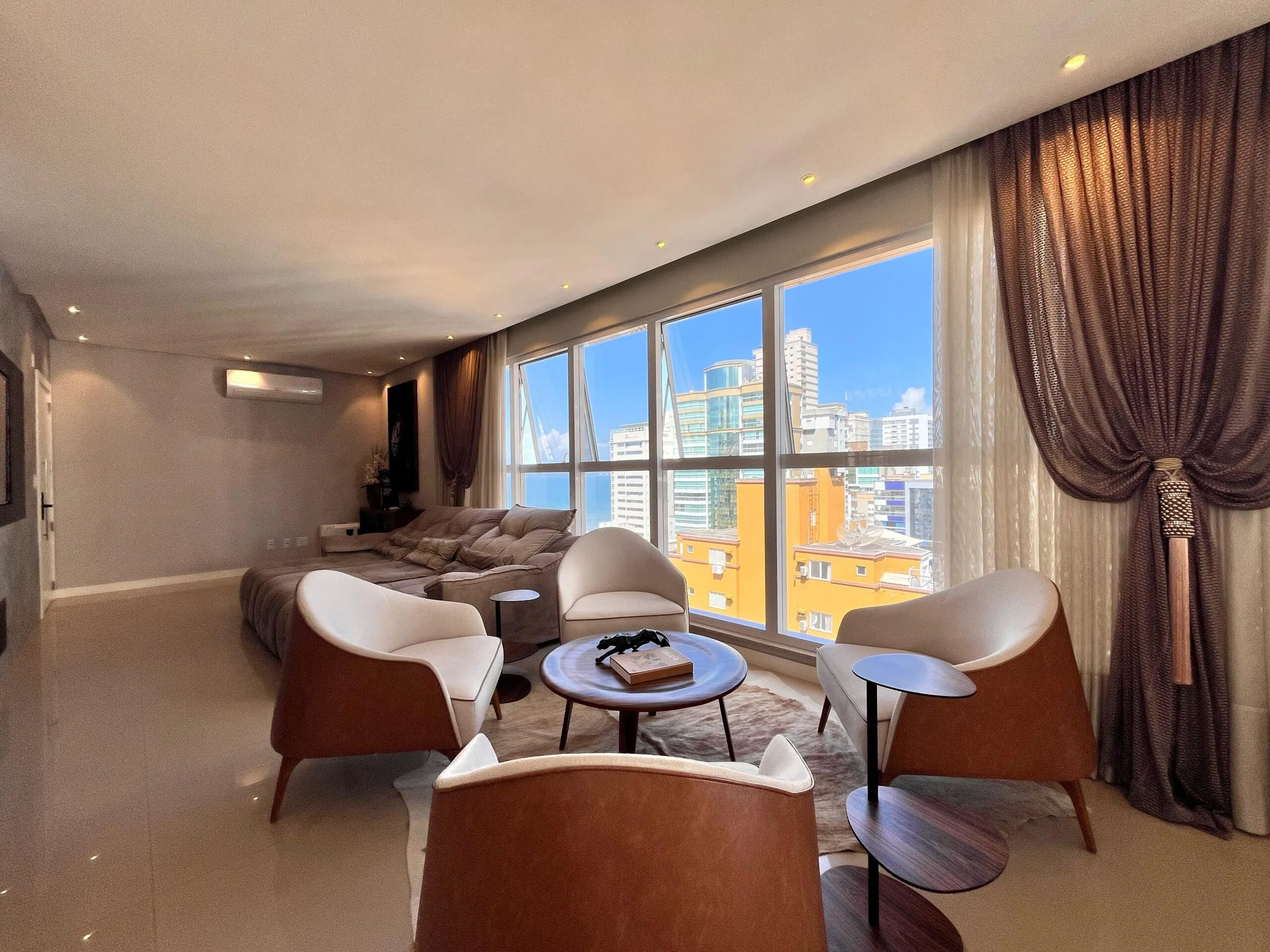 Imagem Apartamento com vista para o mar à venda com 148m2 por R$ 3.000.000,00