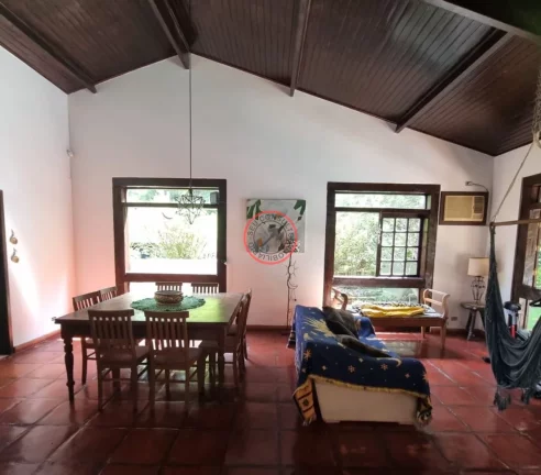 Imagem CASA COM 3 QUARTOS , SALA ESTAR ,SALA DE JANTAR, PISCINA, LAVANDERIA , ACESSO AO RIO ,BANHEIROS, LAVABO,3 VAGAS,974 mt de terreno