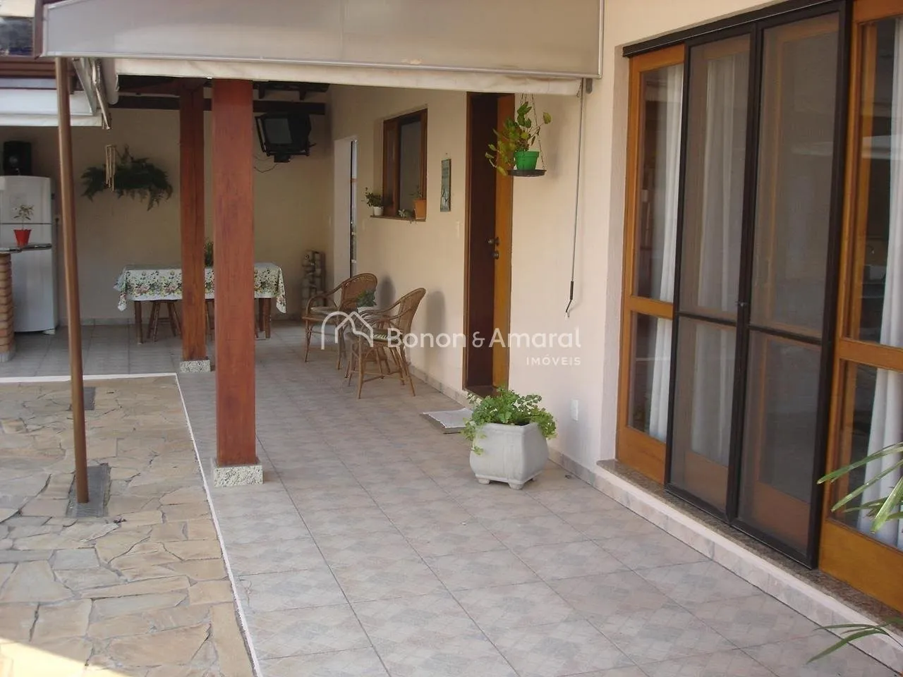 Imagem Linda Casa à Venda no Condomínio Terras do Caribe, Valinhos - 3 Dormitórios, Piscina e Lazer Completo