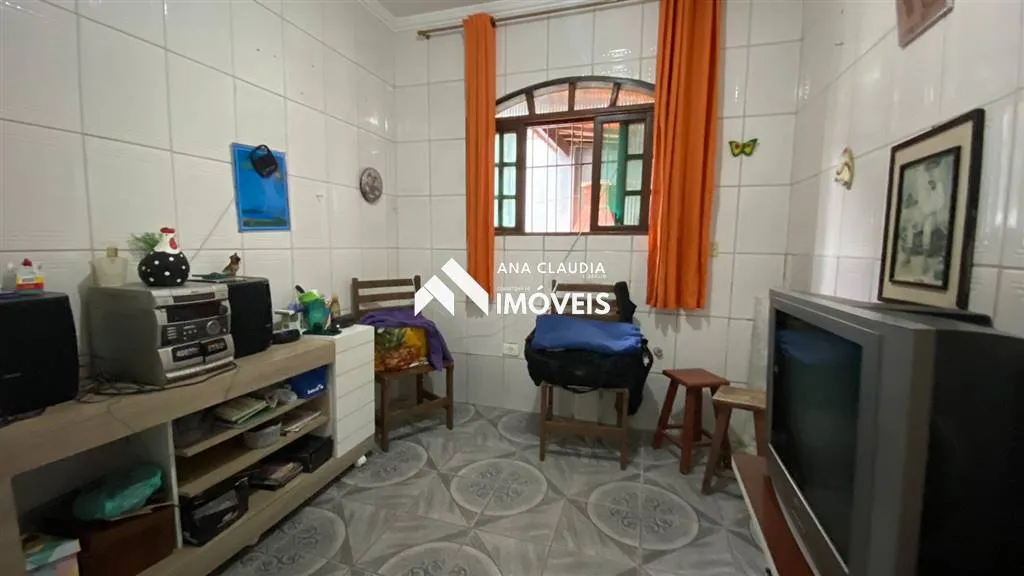 Imagem Casa a venda em Mongaguá litoral de São Paulo, ótima localização próxima a comércios da região casa de praia com jeitinho de interior.