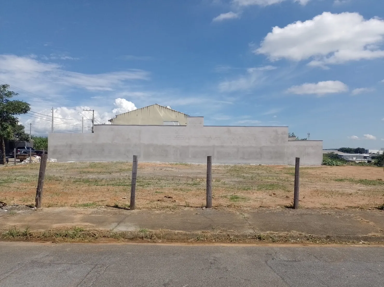 Imagem Terreno à venda 281.05M², Jardim Oásis, Taubaté - SP