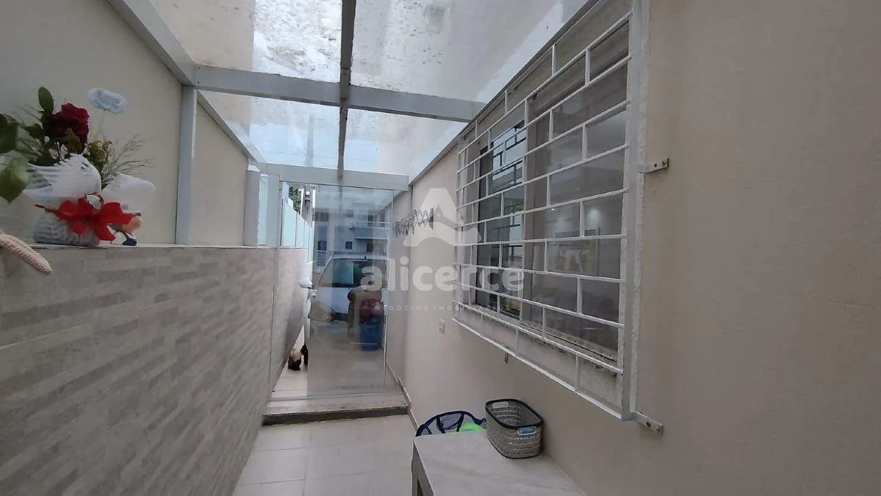 Imagem Sobrado à venda com 2 quartos , 70m² em Potecas São José