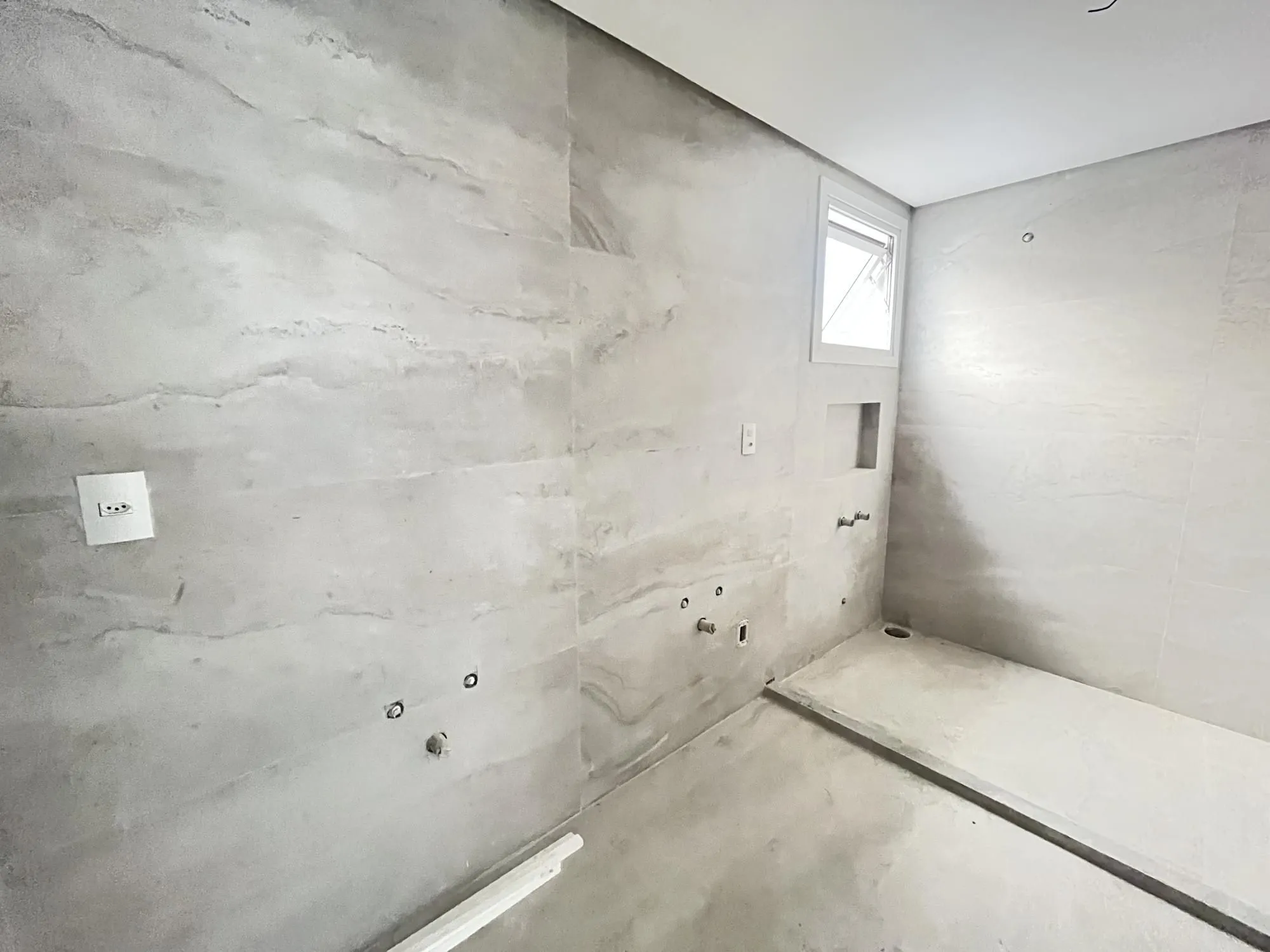 Imagem Apartamento com 3 suítes no bairro São João em Porto Alegre