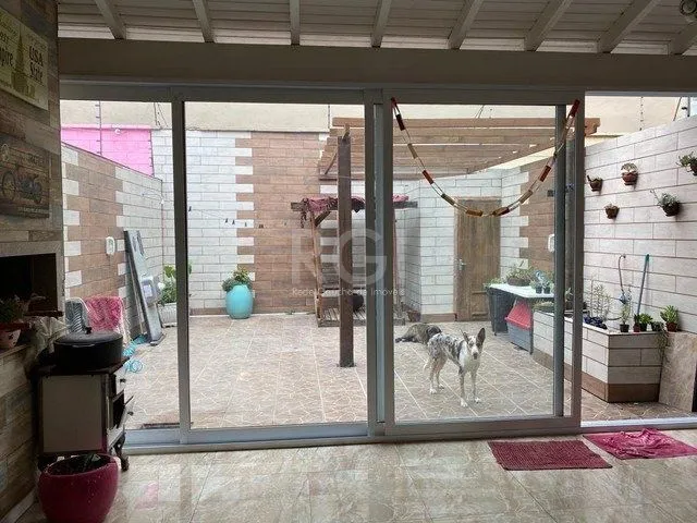 Imagem Sobrado para Venda - 204m², 3 dormitórios, sendo 1 suites, 2 vagas - Sarandi