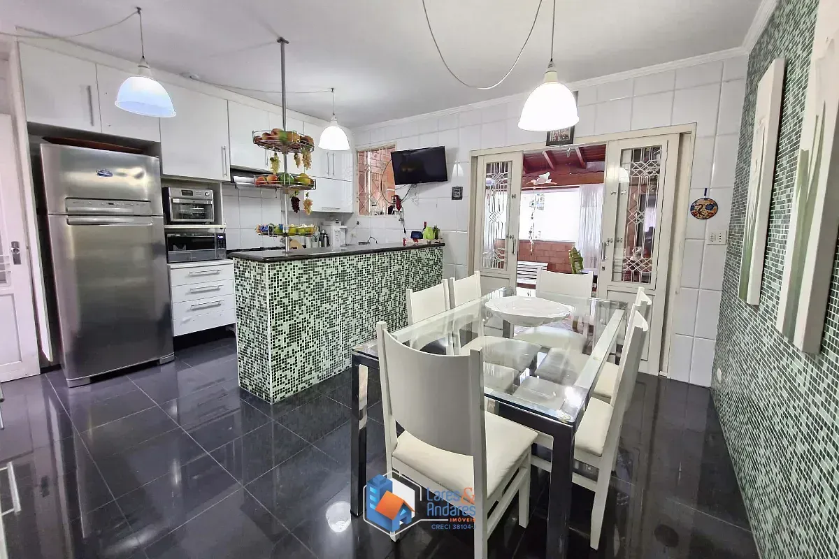 Imagem Sobrado para venda em Vila Nova Mazzei com 3 quartos, sendo 1 suíte, 180m²