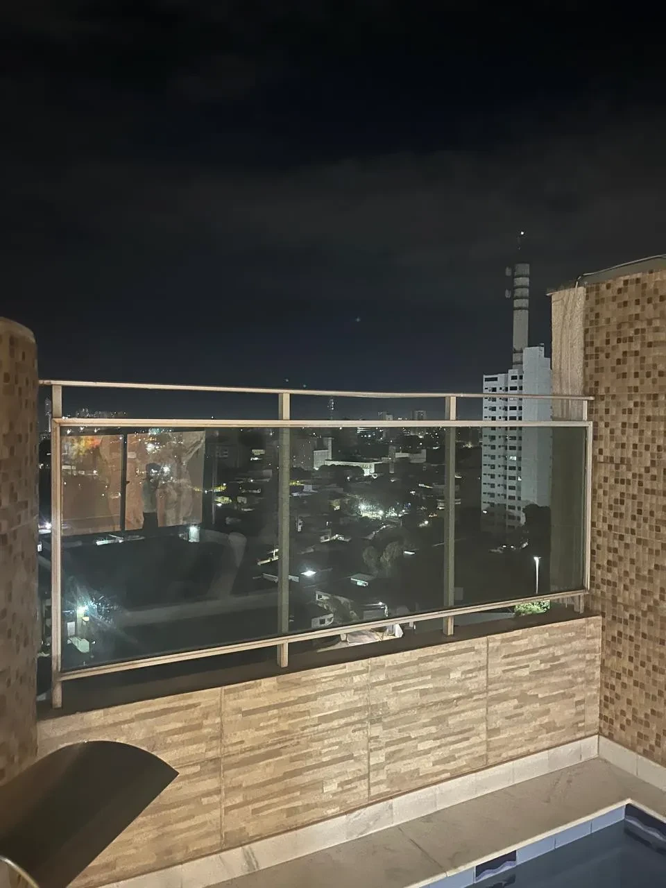 Imagem Cobertura com 4 Quartos para Alugar, 250 m² em Centro-Sul - Cuiabá