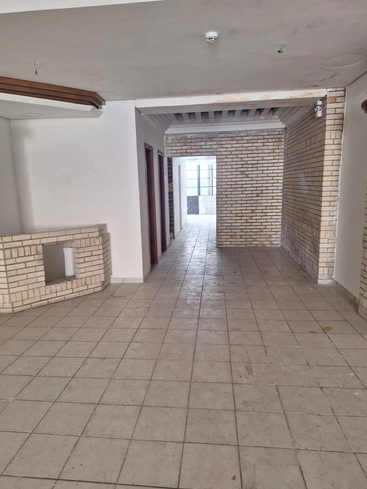 Imagem Prédio comercial com 3 andares