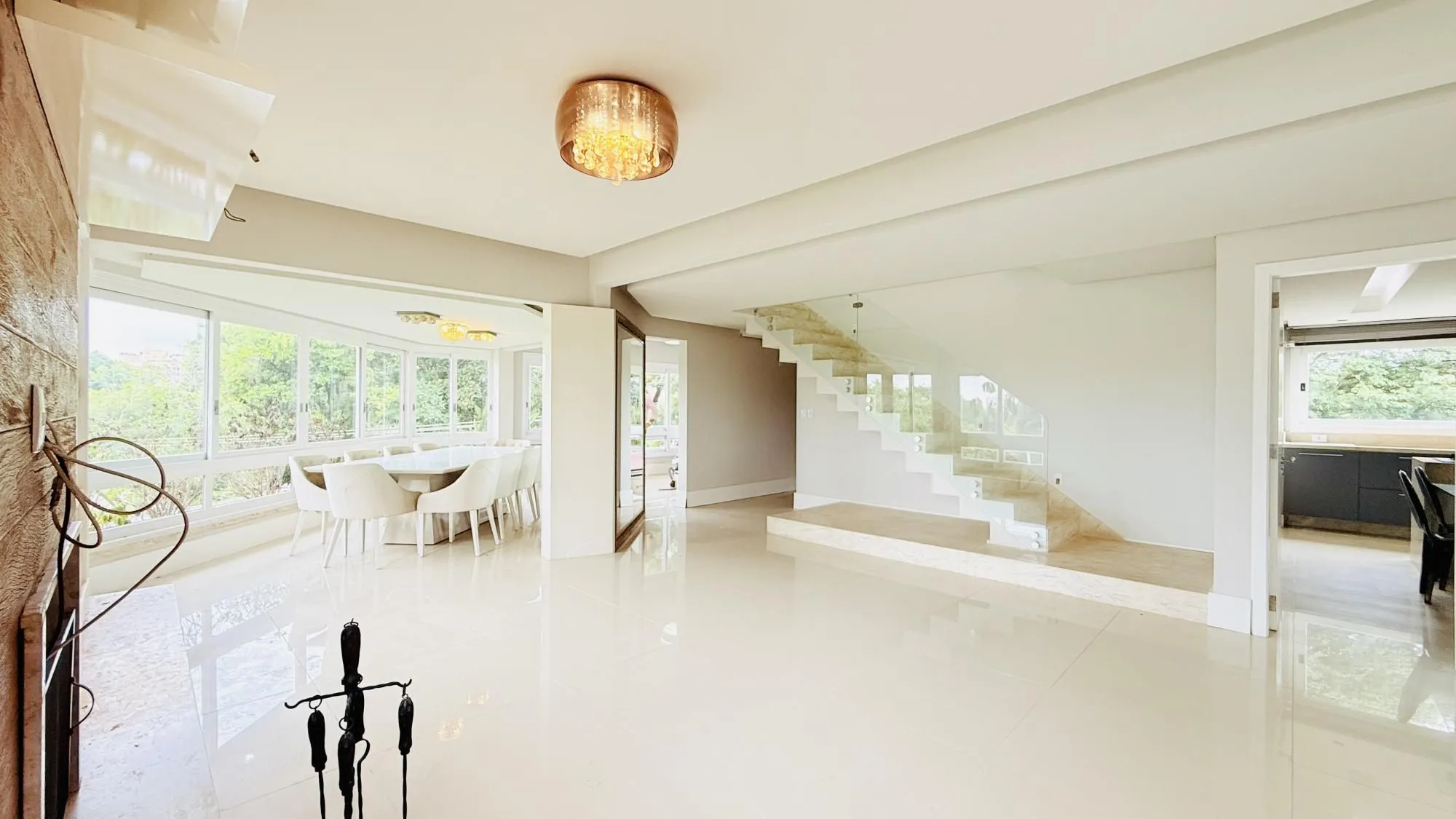 Imagem Cobertura Duplex de 318m com Piscina Privativa, Energia Solar e Vista Panorâmica