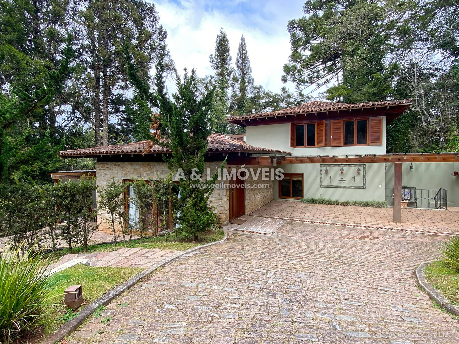 Imagem Casa Campos do Jordão | Condomínio Fechado 6 Casas | 3 Suítes | Calefação