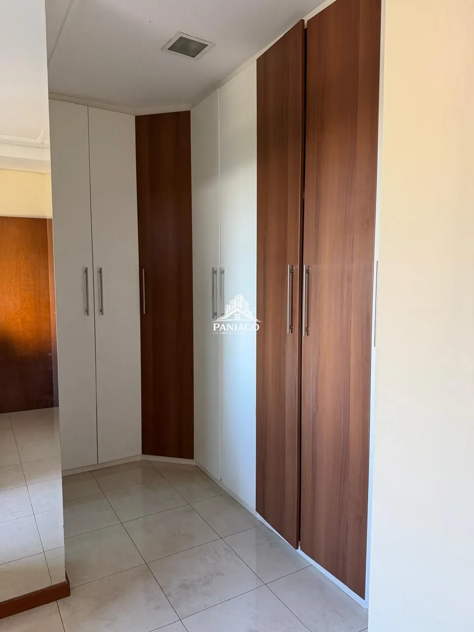 Imagem APARTAMENTO SEMIMOBILIADO À VENDA - EDIFÍCIO CECÍLIA MEIRELES
