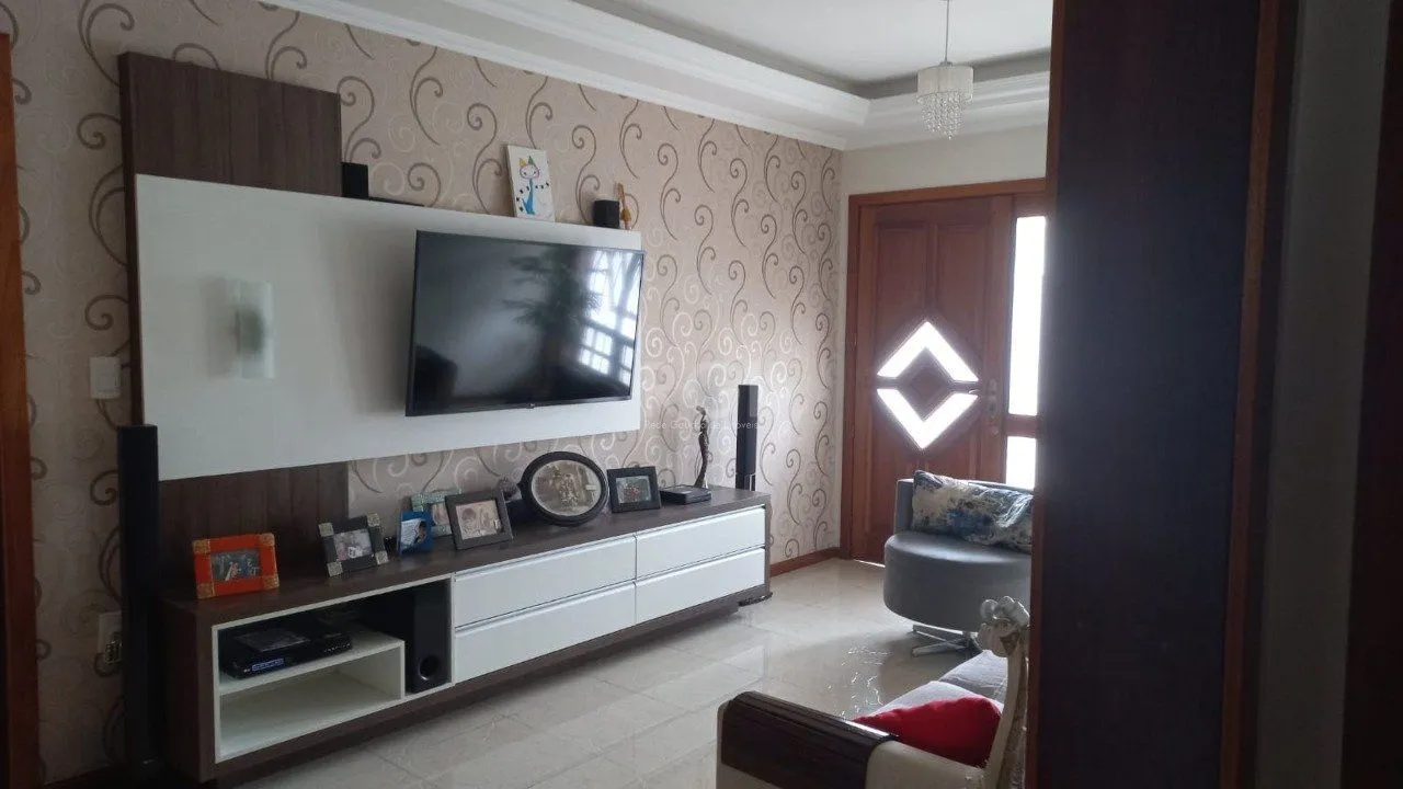 Imagem Casa para Venda - 135m², 3 dormitórios, sendo 1 suites, 2 vagas - Vale Do Sol