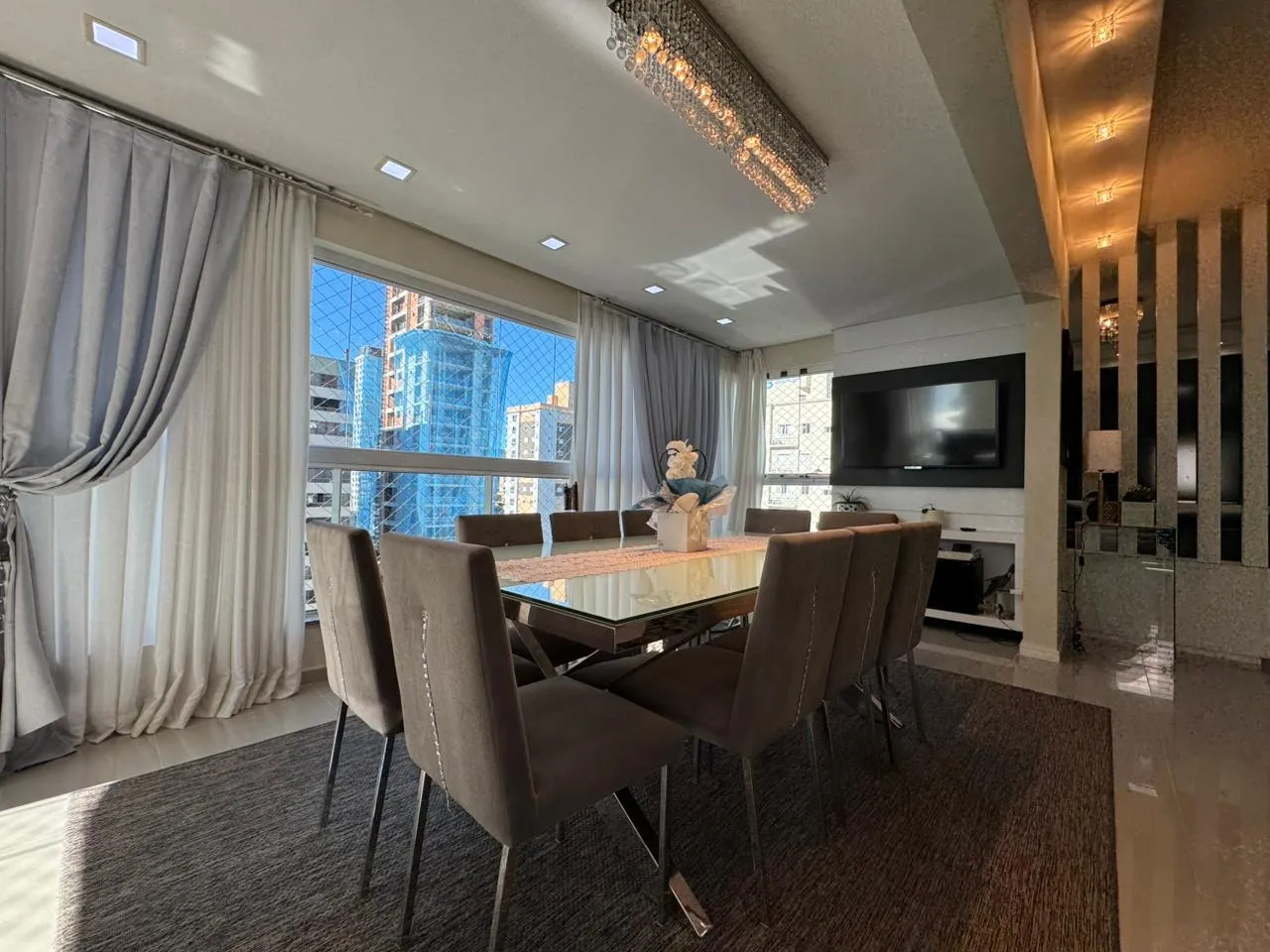 Imagem Apartamento com vista para o mar à venda com 180m2 por R$ 3.900.000,00