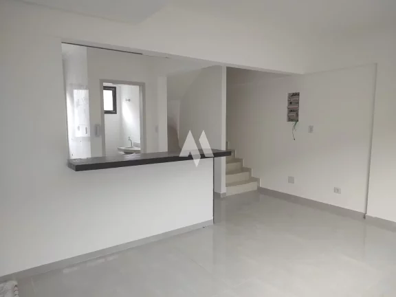 Imagem Villagio Triplex no Macuco com 2 suítes e vaga privativa