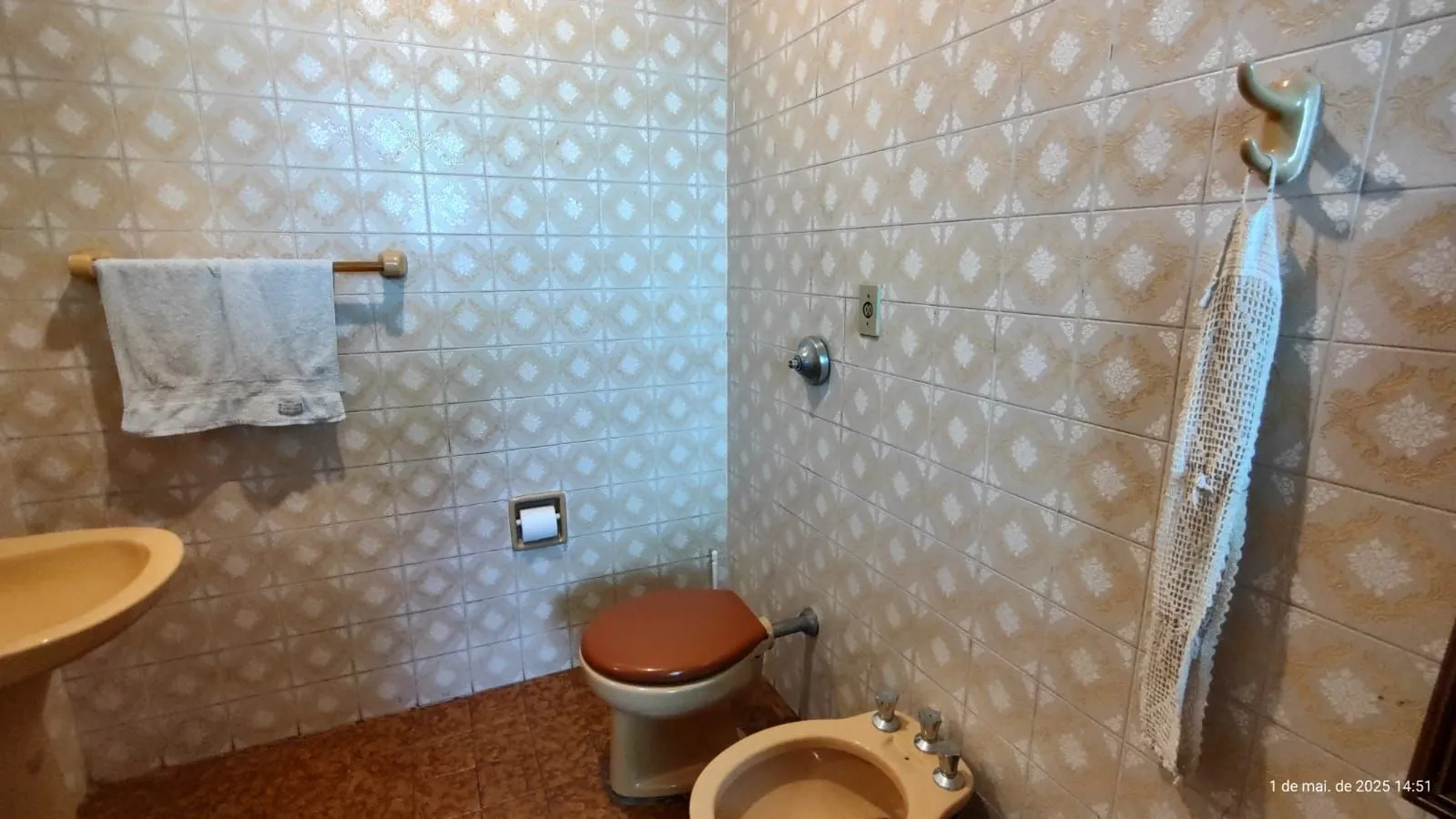 Imagem Apartamento de 4 dormitórios, 2 suítes, sacada, living para 2 ambientes bem amplo.