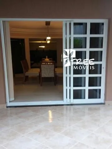 Imagem VENDA DE SOBRADO NO PARQUE SANTA TERESA, EM SANTA ISABEL/SP, 366m² com 4 quartos, suíte com planejados, cozinha, 04 salas e 03 vagas. CONSULTE-NOS.