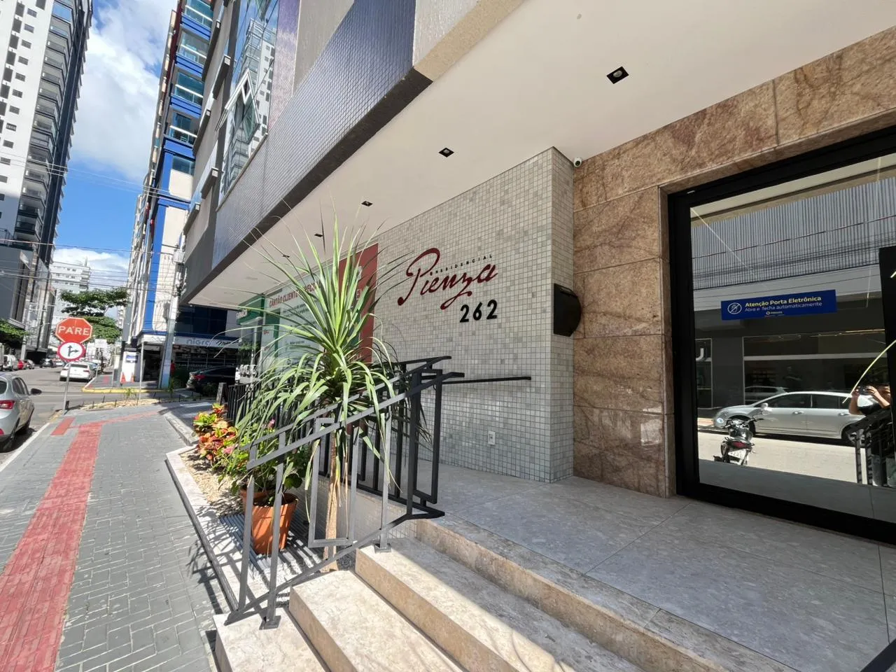 Imagem Apartamento à venda com 170m2 por R$ 2.800.000,00