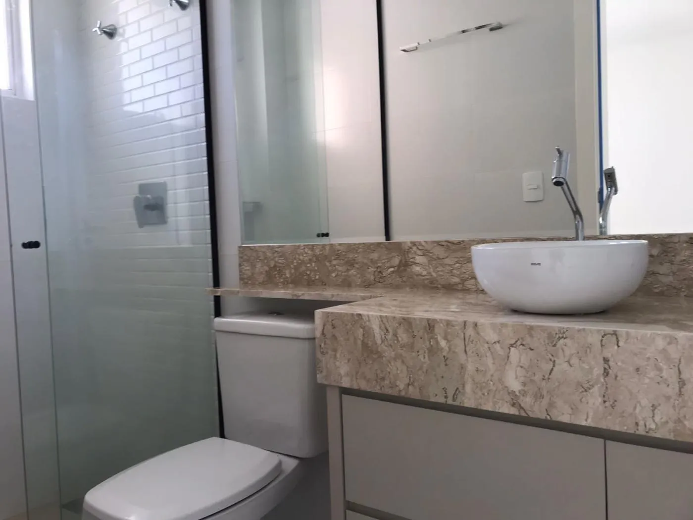 Imagem Apartamento para Venda em Itapema, Meia Praia, 3 dormitórios, 3 suítes, 4 banheiros, 2 vagas