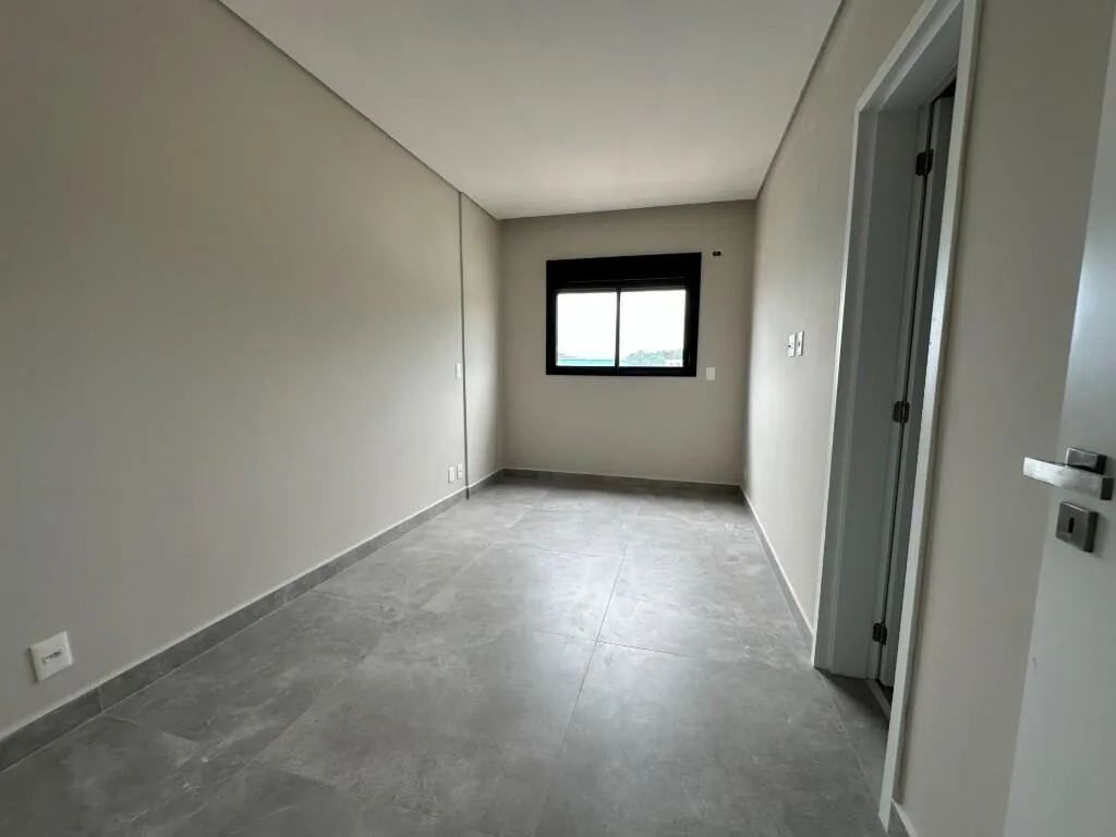 Imagem APARTAMENTO COM 131,61 m² - CANTO DO FORTE - PRAIA GRANDE SP