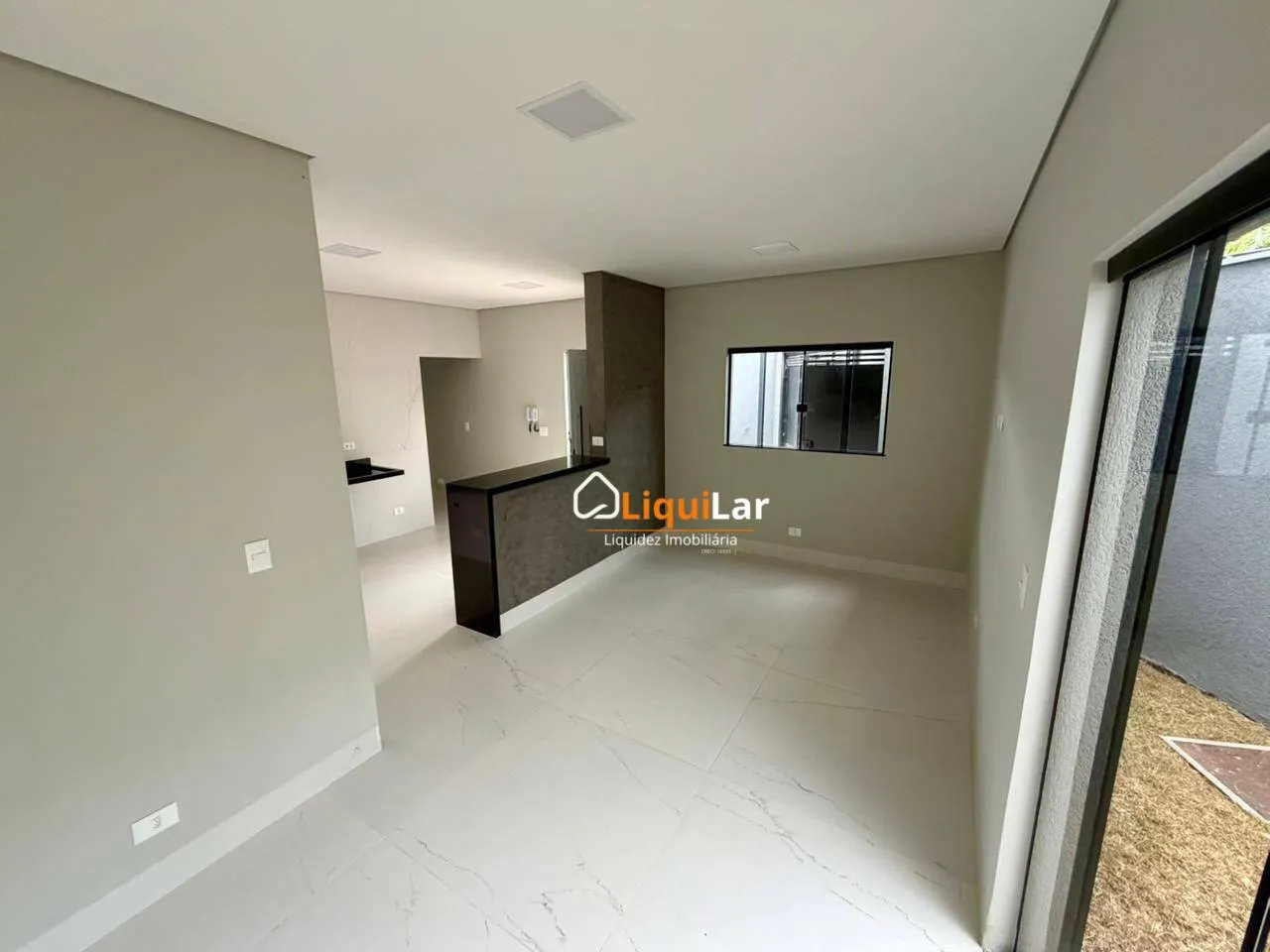 Imagem Casa à Venda no Bairro Tiradentes com 3 Quartos, Suíte e Área Gourmet Próxima à Lagoa Itatiaia