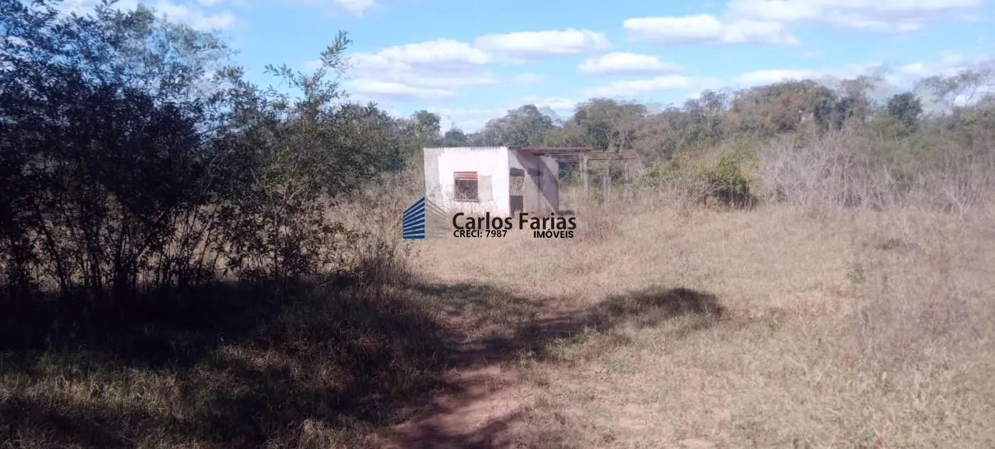 Imagem Sítio para Venda em Cidade Ocidental, Área Rural de Cidade Ocidental, 3 dormitórios, 1 banheiro, 2 vagas