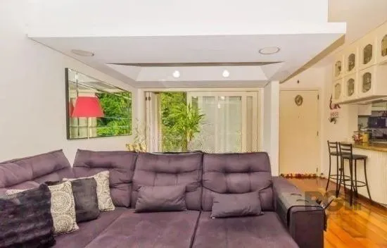 Imagem Casa com 7 Quartos e 6 vagas à Venda, 470 m² no Bairro Petrópolis