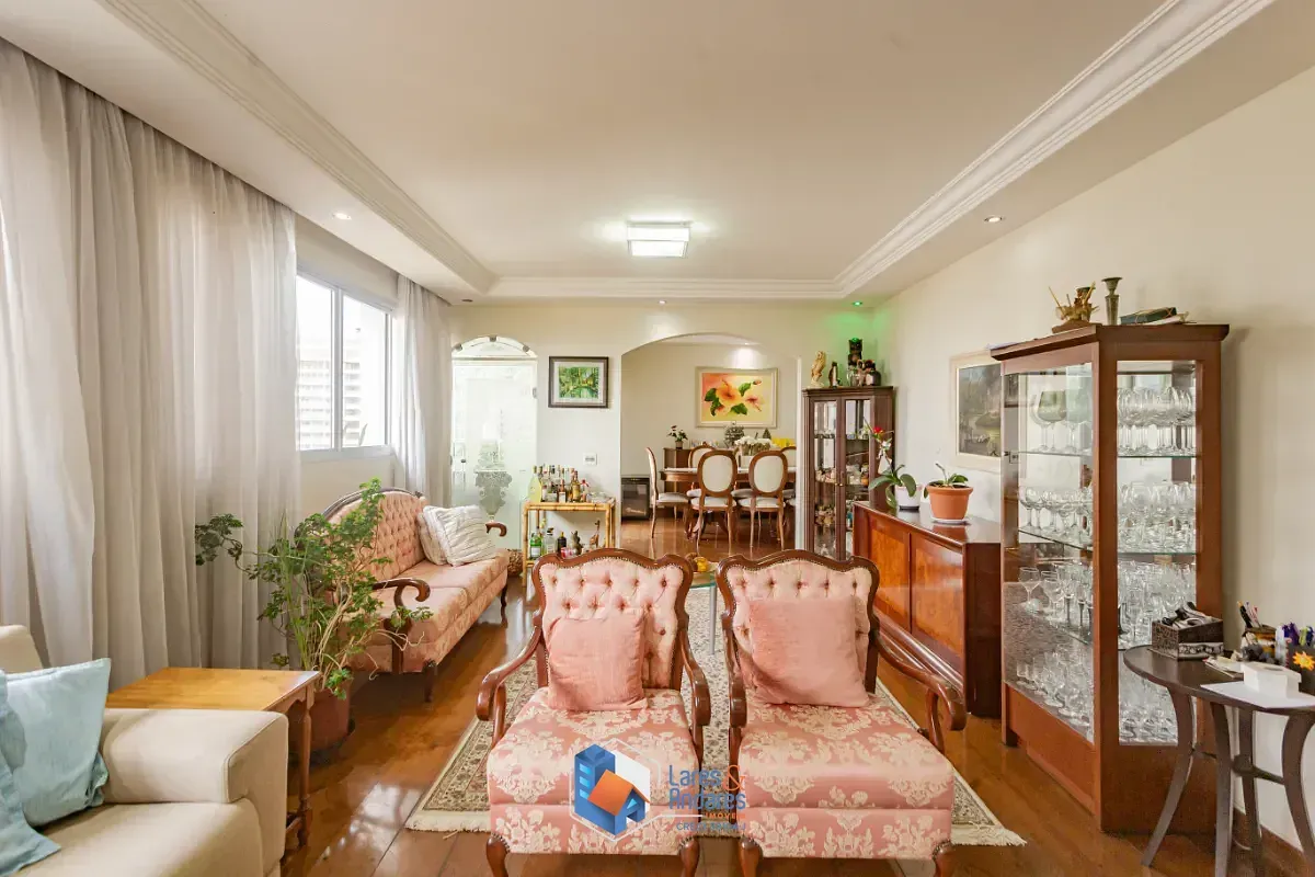 Imagem Apartamento para venda em Campo Belo com 4 quartos, sendo 3 suítes, 220m²