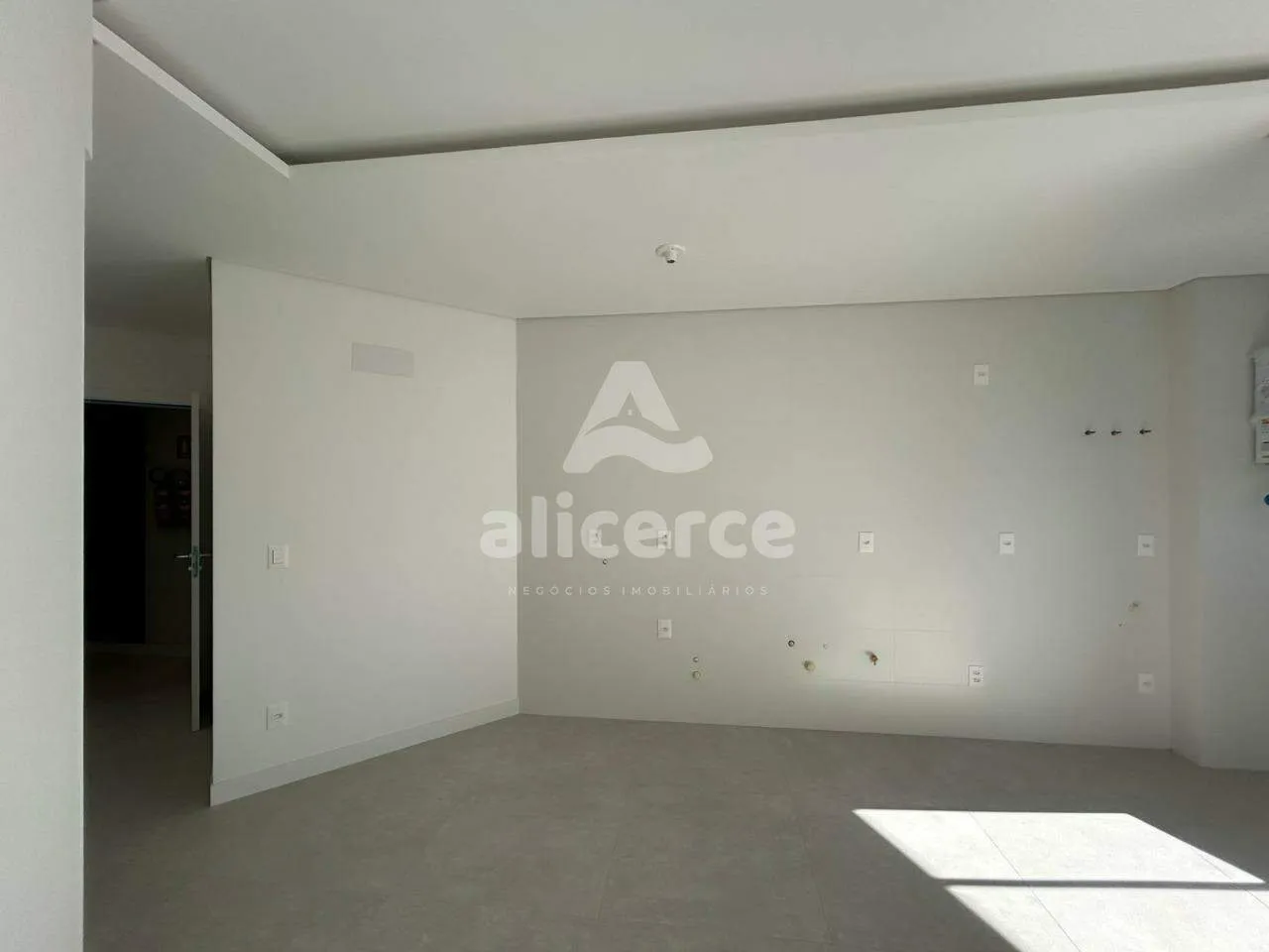 Imagem Apartamento à venda com 2 quartos 1 suíte, 65,67m² em Carvoeira Florianópolis