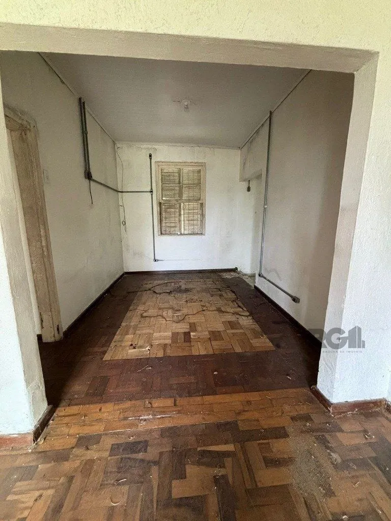 Imagem Casa com 3 quartos, 4 vagas e 120m² no bairro Vila Assução