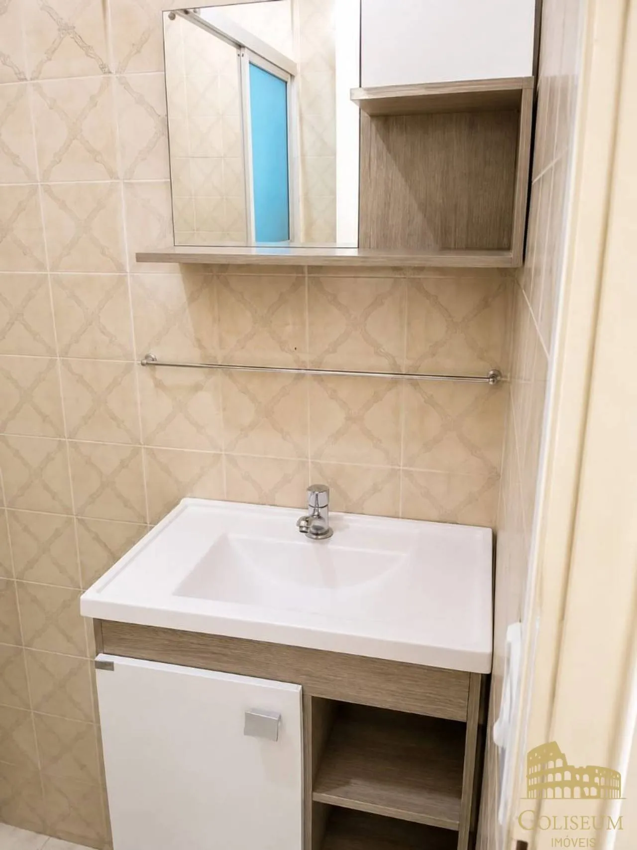 Imagem Apartamento com 2 dormitórios à venda, 54 m² por R$ 235.000,00 - Canto do Forte - Praia Grande/SP