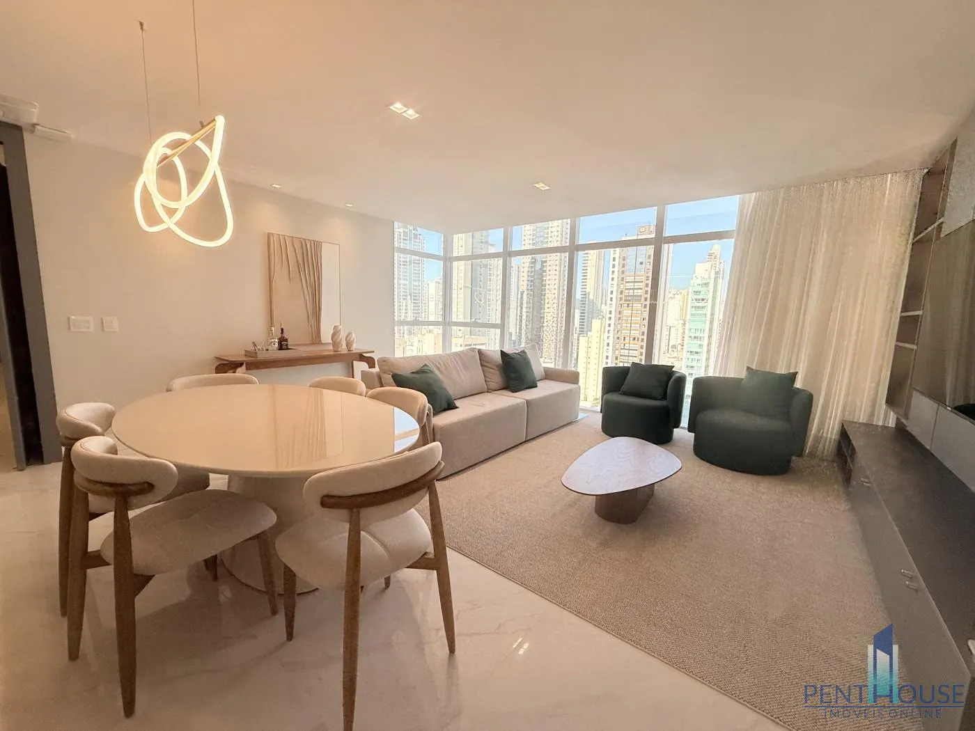 Imagem Apartamento Zona Central para Venda em Balneário Camboriú, CENTRO, 3 dormitórios, 3 suítes, 4 banheiros, 2 vagas