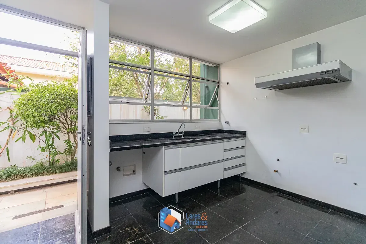 Imagem Casa para venda em Granja Julieta com 3 quartos, sendo 2 suítes, 438m²