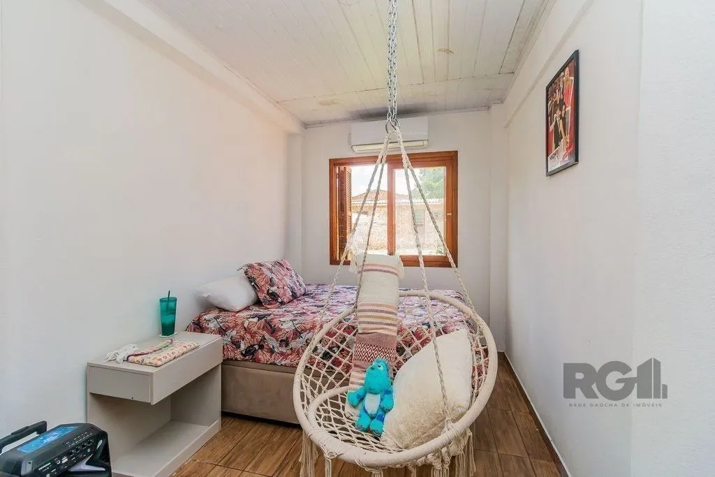 Imagem Casa de 2 dormitórios com 98m² no Bairro Lomba do Pinheiro