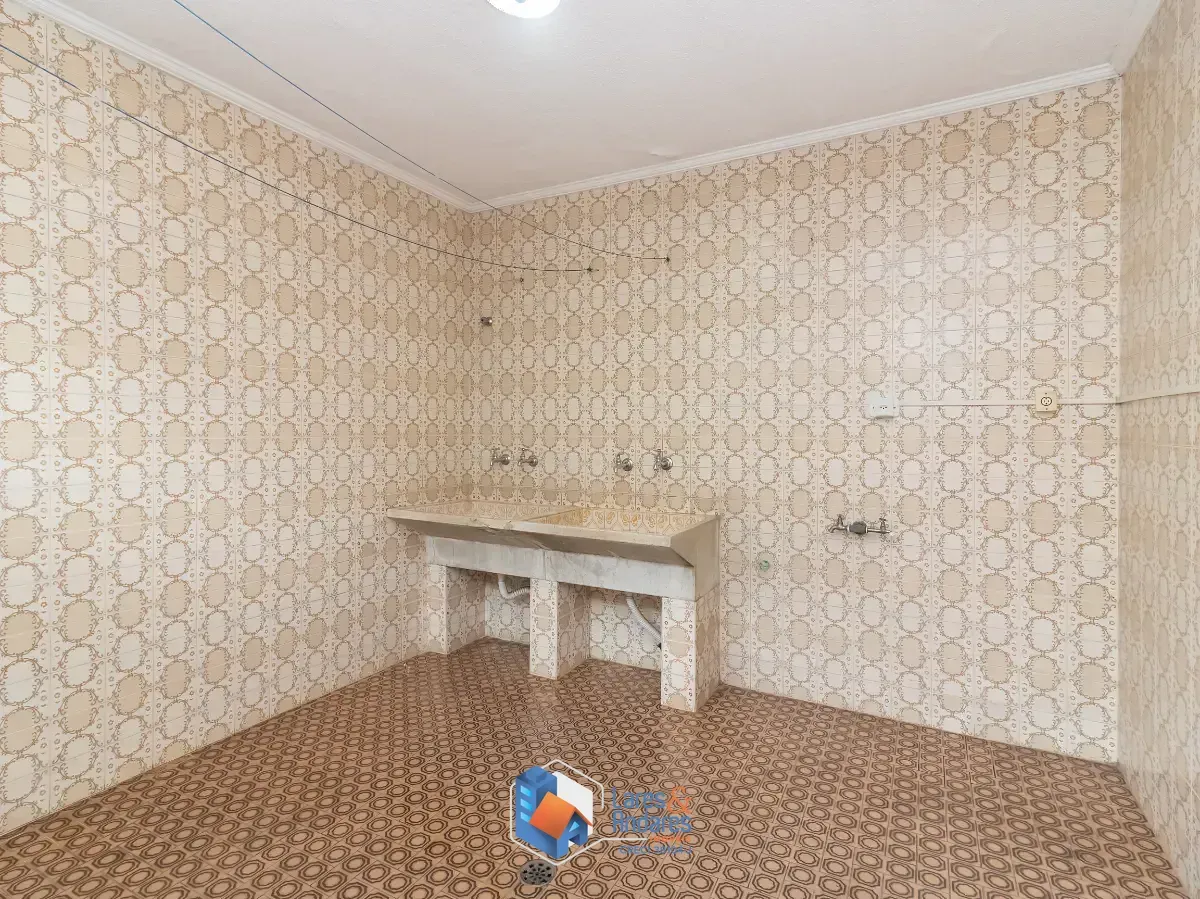 Imagem Sobrado para venda em Vila Anastácio com 4 quartos, 200m²