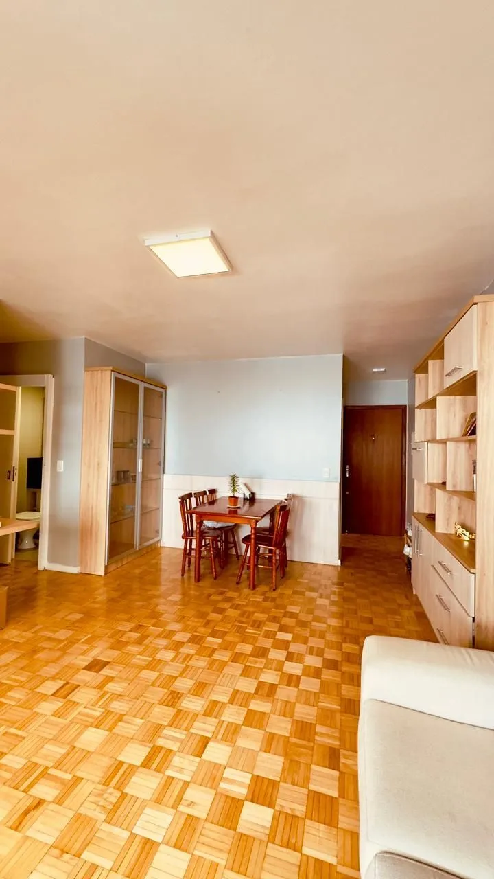 Imagem EXCELENTE APARTAMENTO À VENDA - TOTALMENTE REFORMADO E PRONTO PARA MORAR