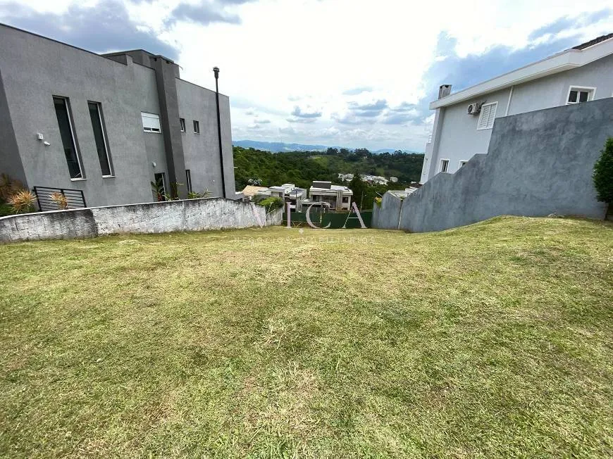 Imagem Terreno em declive para venda 404m² - por R$ 980.000,00 - Alphaville/SP