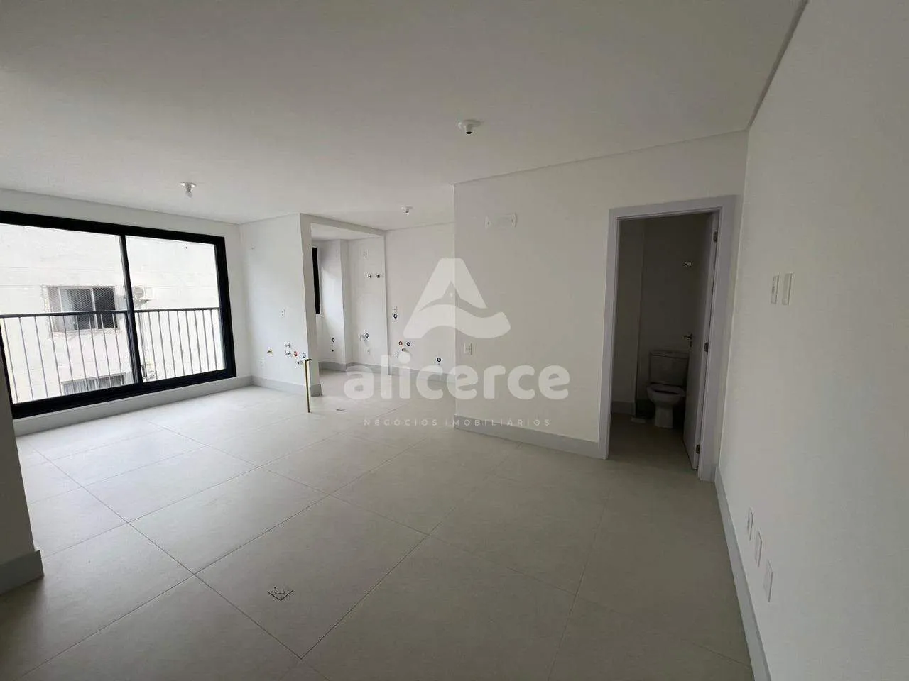 Imagem Apartamento à venda com 3 quartos 3 suítes, 205,02m² em Canto Florianópolis