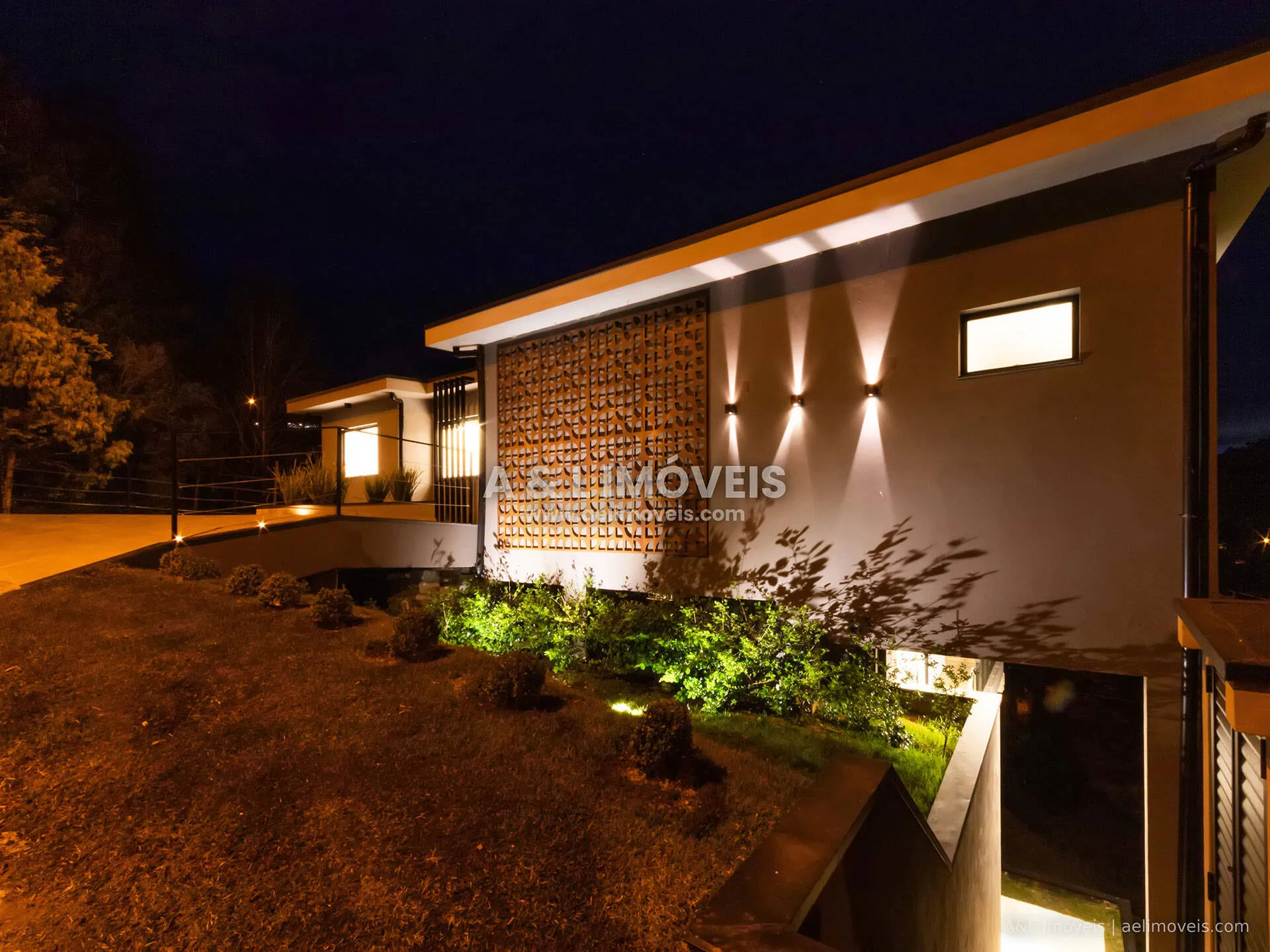 Imagem Casa 355,00 m² | 3 suítes | Vista Pedra do Baú | Santo Antônio do Pinhal