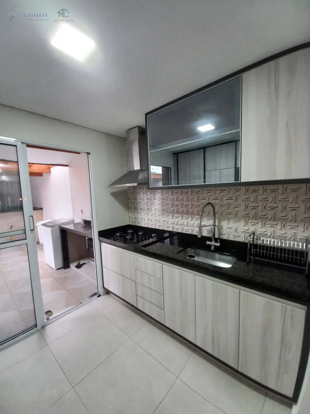 Imagem Casa Aconchegante em Condomínio Fechado com Área de Lazer
