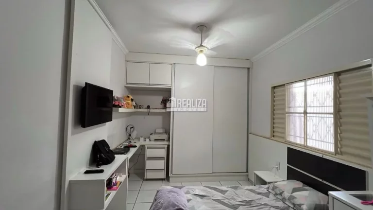 Imagem Casa à venda no Jardim Maracanã, Uberaba - 3 dormitórios, suíte, 2 garagens