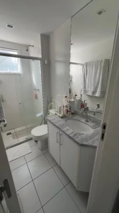Imagem Apartamento de alto padrão em Alphaville I: 2 quartos, 1 suíte, 3 salas, 3 banheiros, 2 vagas de garagem, 82m². Venda ou locação em Salvador-BA!