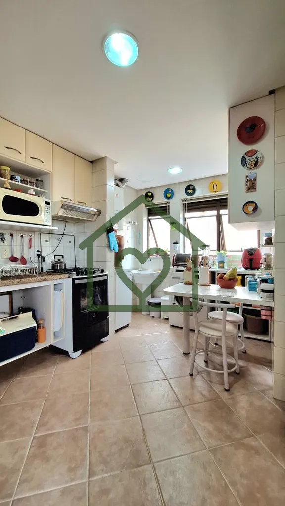 Imagem A/J BROKERS VENDE APARTAMENTO IMPECÁVEL NO BAIRRO PETRÓPOLIS EM PORTO ALEGRE 
 
Destaques: 
 Área...