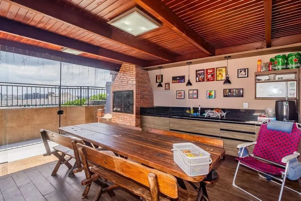 Imagem Cobertura 251m², 3 dormitórios, 2 vagas no bairro Teresópolis