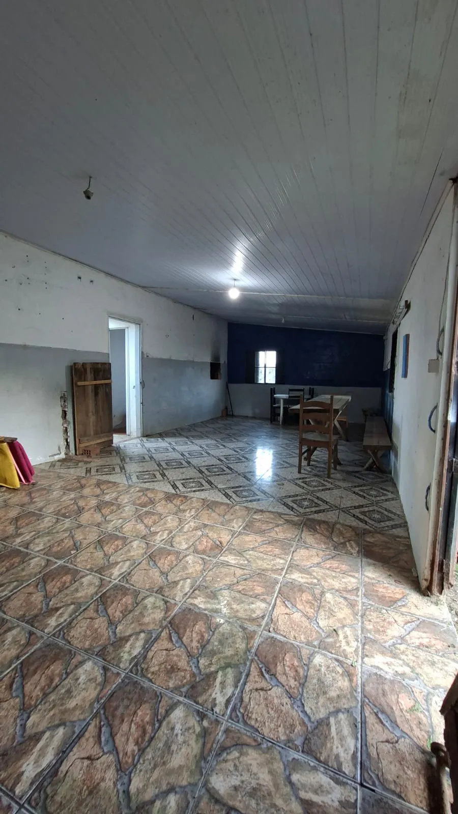 Imagem Casa com amplo pátio e excelente espaço no bairro Mendanha!