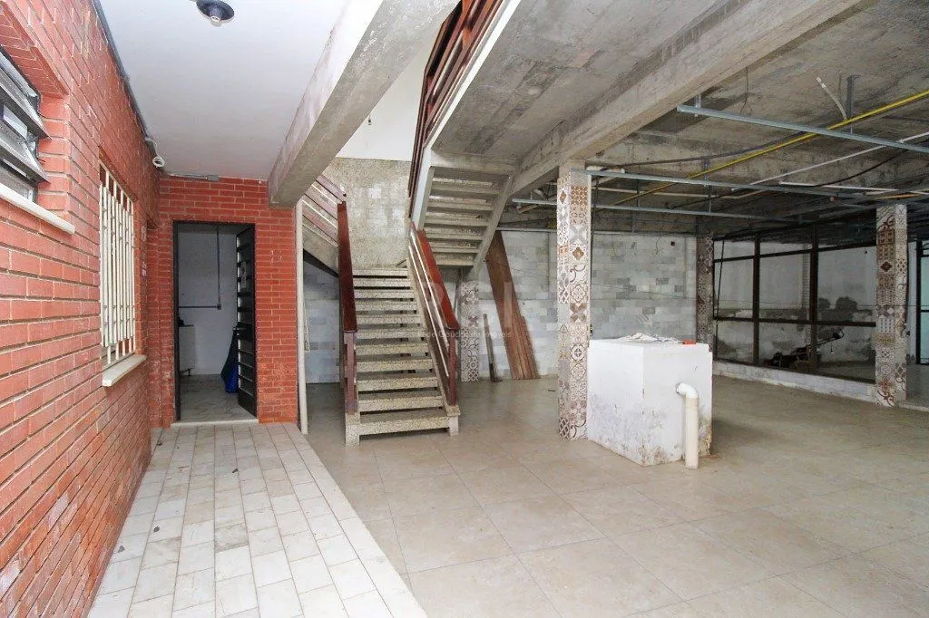 Imagem Casa para Venda - 840m², 7 dormitórios, sendo 3 suites, 8 vagas - Medianeira