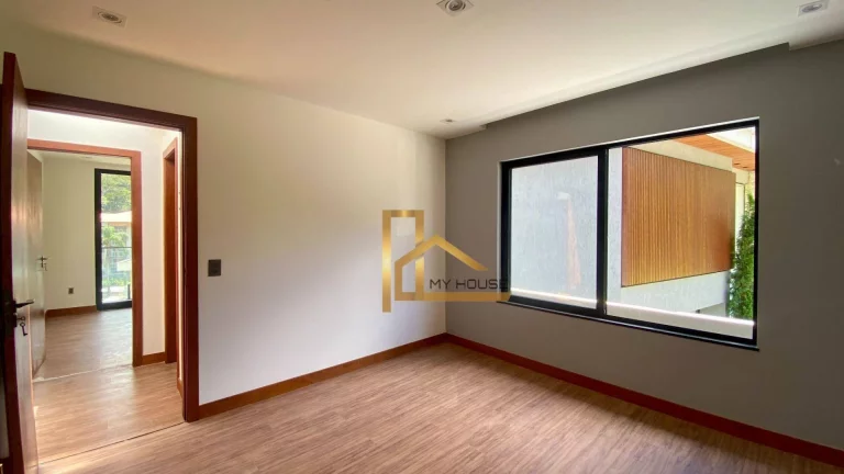 Imagem Casa com 4 Quartos, Nova e em Condomínio Clube a 15 Minutos do Centro de Teresópolis-RJ