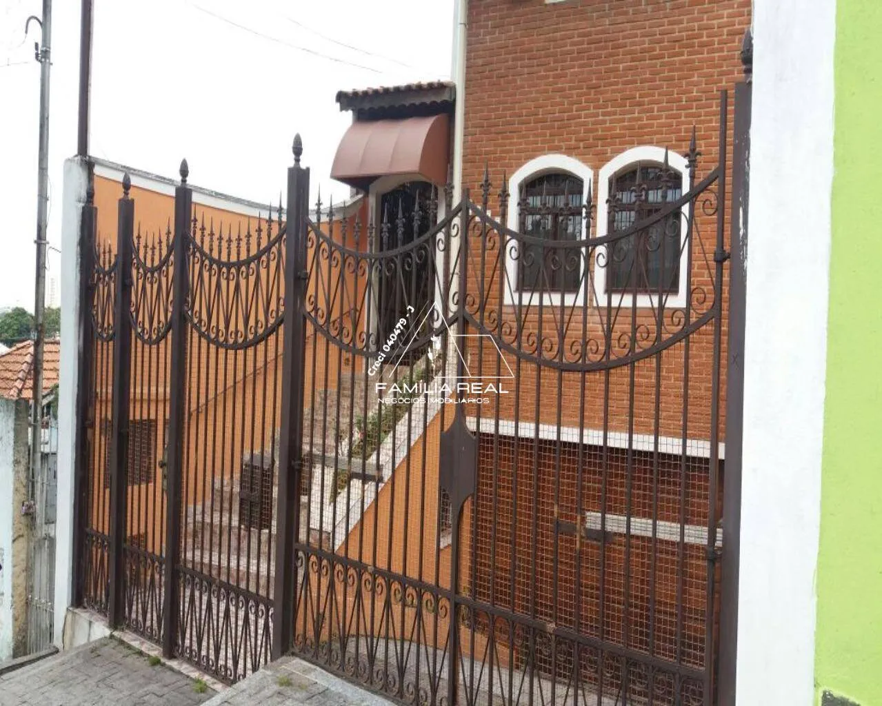 Imagem Sobrado Padrão na Vila Matilde, com 04 Dormitórios, sendo 01 Suíte