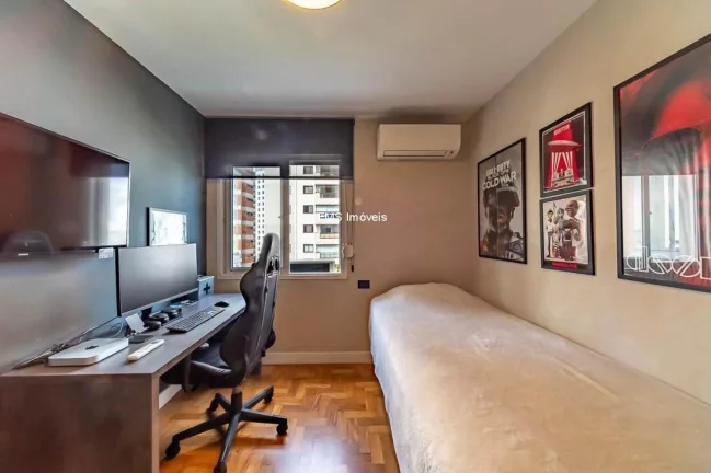 Imagem Apartamento à venda na Vila Nova Conceição com 3 quartos sendo 2 suítes, 2 salas, 3 banheiros, 2 vagas, 95m².