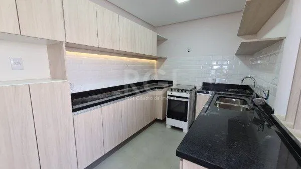 Imagem Apartamento 02 dormitórios com dependência e duas vagas no bairro São João.