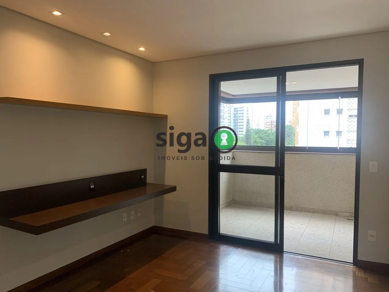 Imagem VENDE na Vila Suzana (Região do Morumbi) Apartamento com 4 suítes, 4 Vagas fixas + Depósito