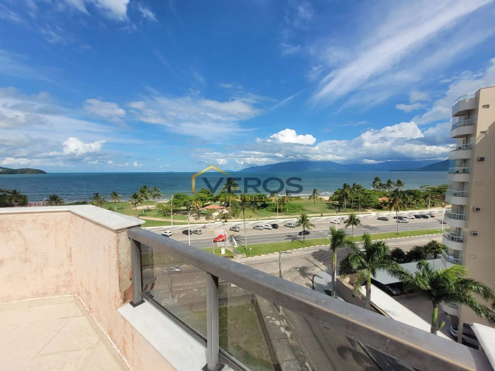Imagem Cobertura a venda com Vista Permanente para o Mar no Indaiá 4 dormitórios